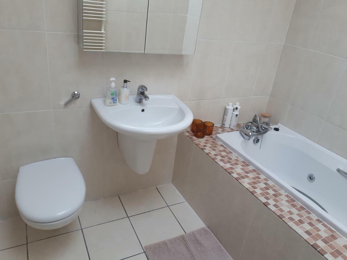 Luxurious Penthouse Apartment 1 , City Centre キルケニー エクステリア 写真
