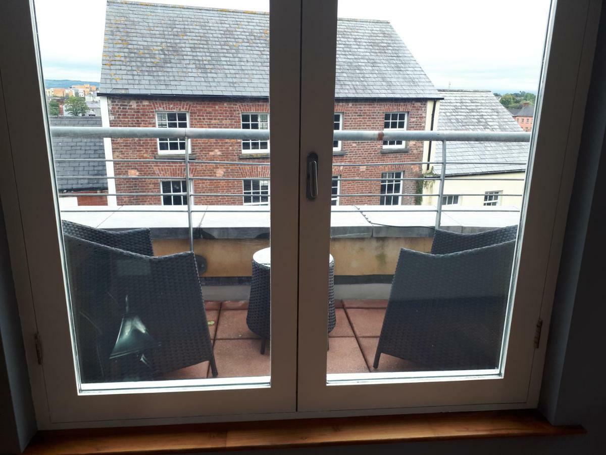 Luxurious Penthouse Apartment 1 , City Centre キルケニー エクステリア 写真